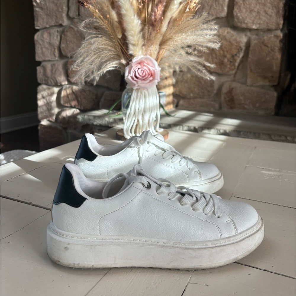 Steve Madden sneakers